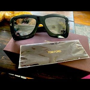 Tom Ford Women's Hutton 55mm Sunglasses. Nwot